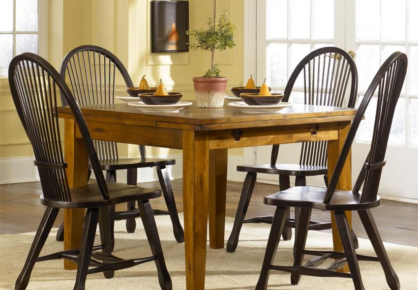 traditional leaf table